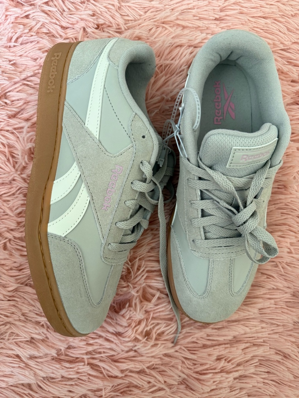 Women’s Reebok Shoes - Picture 3 of 5
